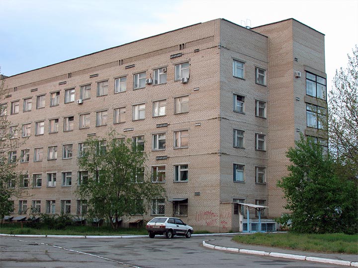 корпус лікарні, що розвалюється